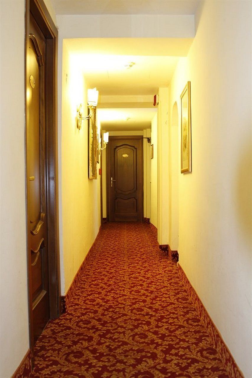 Hotel Genio Roma Exterior foto