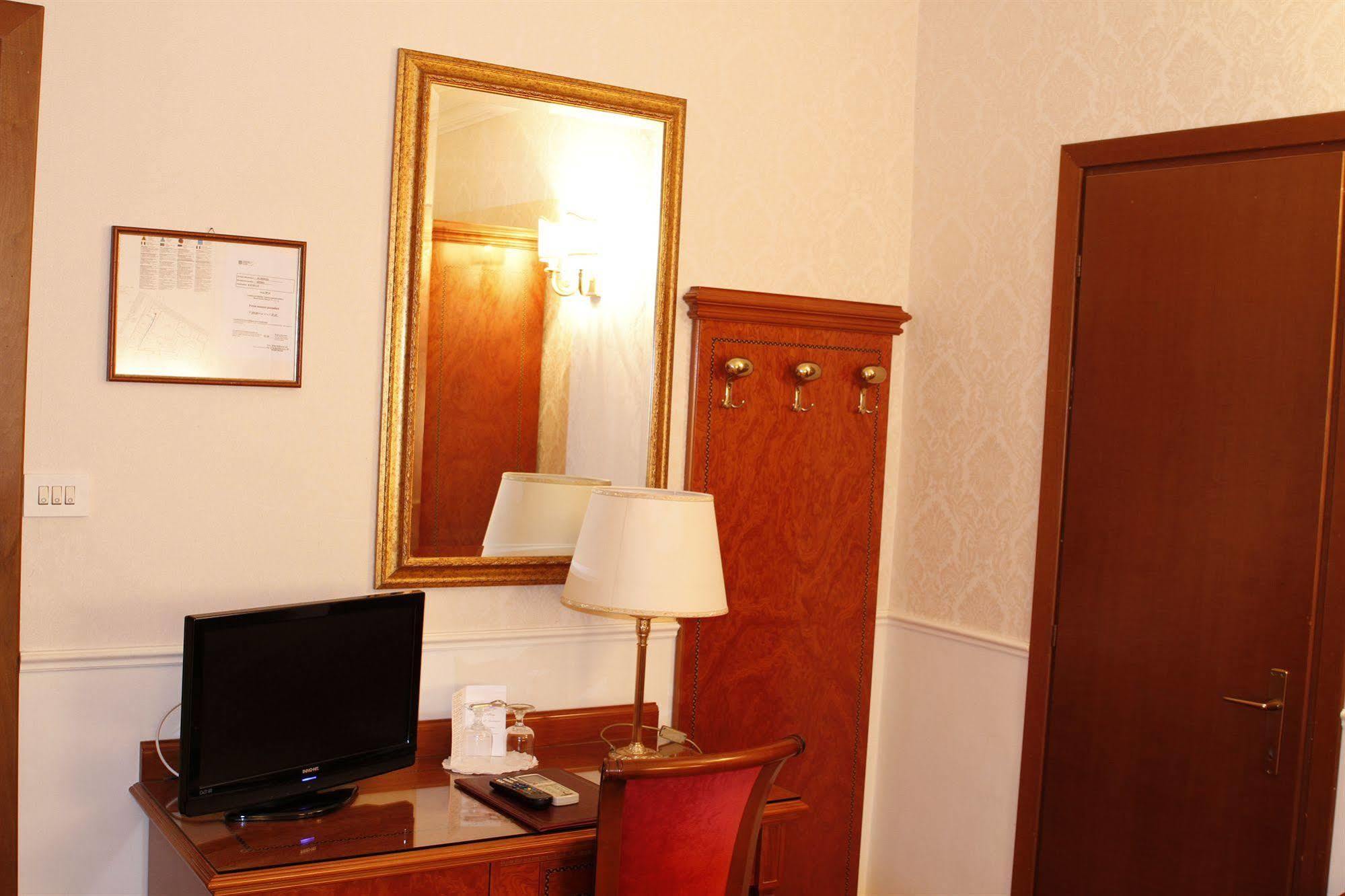 Hotel Genio Roma Exterior foto