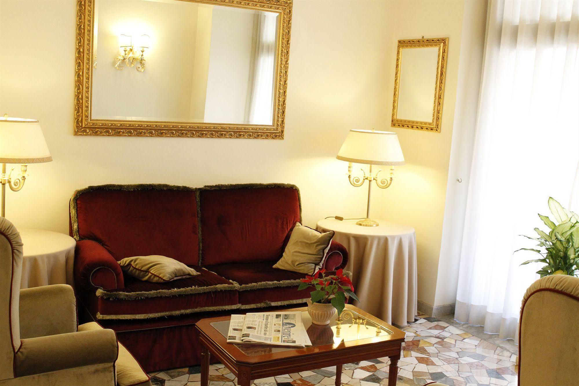 Hotel Genio Roma Exterior foto