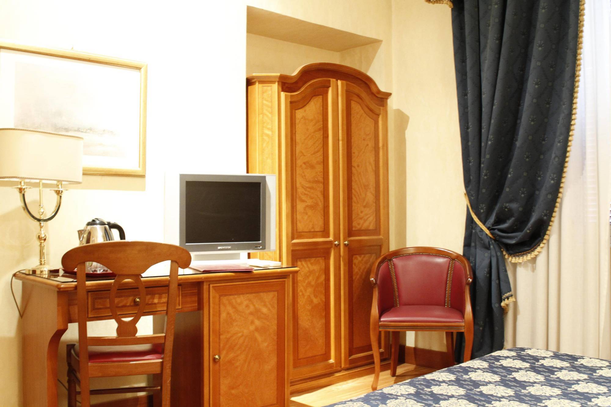 Hotel Genio Roma Exterior foto